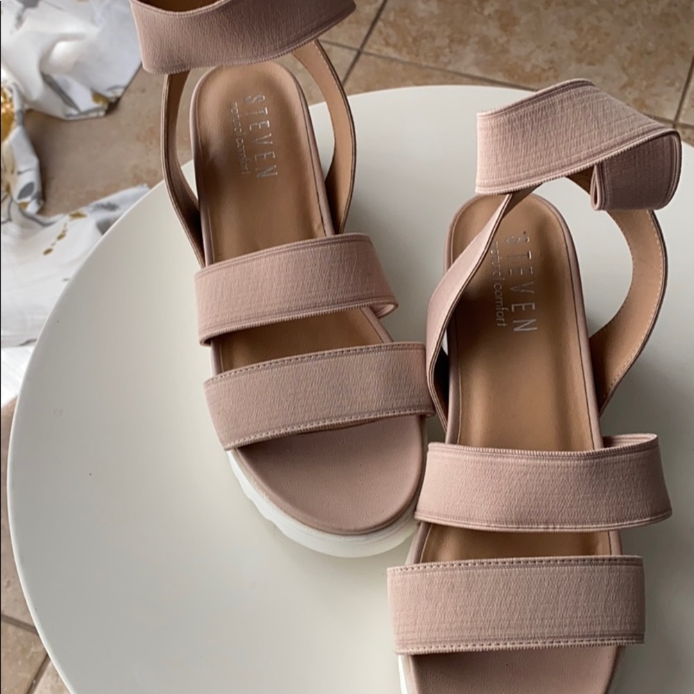 Sandals - Picture 2 of 2